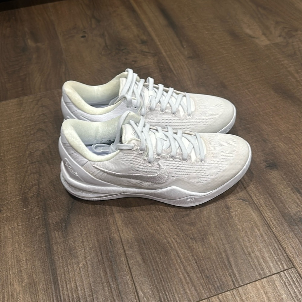 NEW Nike Kobe 8 Protro Halo Men Size 5, Women’s Size 6.5